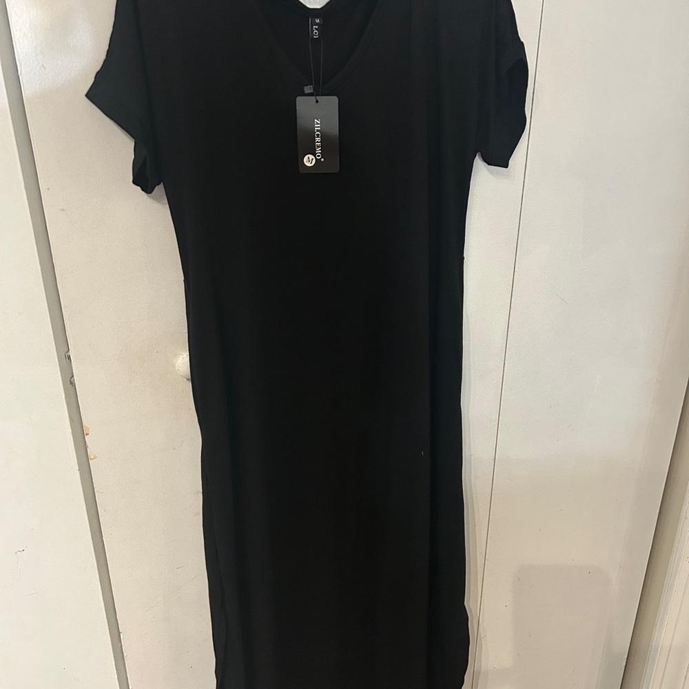 Everyday Black V-Neck Maxi Dress with pockets